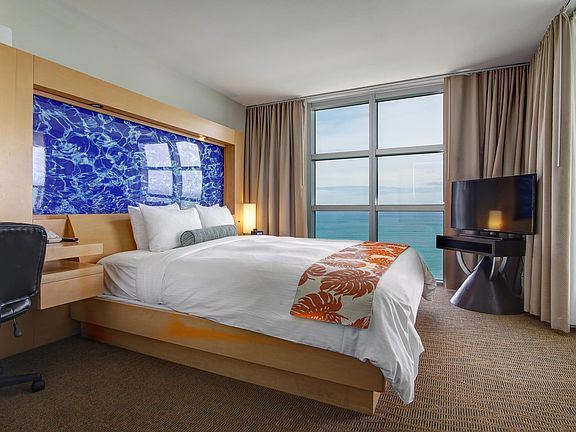 4th image of 18683 Collins Ave #2401
