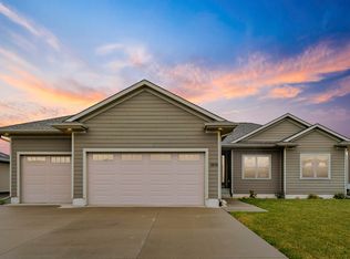 1919 Richard Rd, Cedar Falls, IA 50613