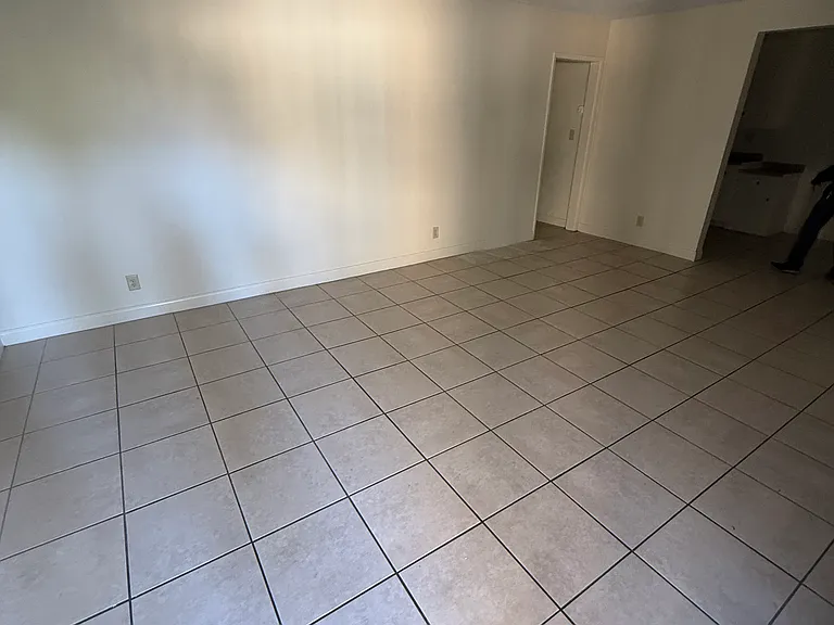 270 Amber Ct #23 — Photo 8