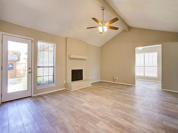3rd image of 2703 Rimdale Dr