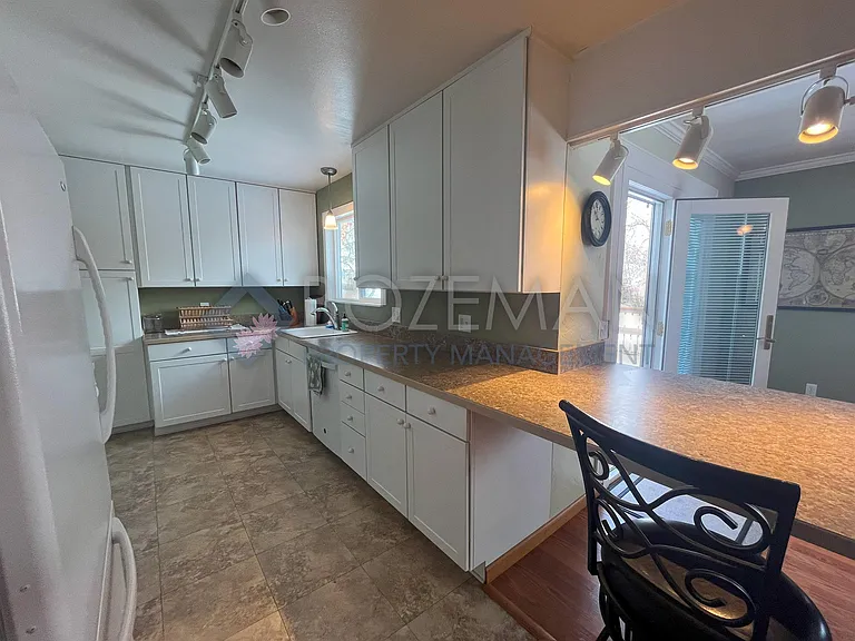 1109 N Cedarview Dr — Photo 14