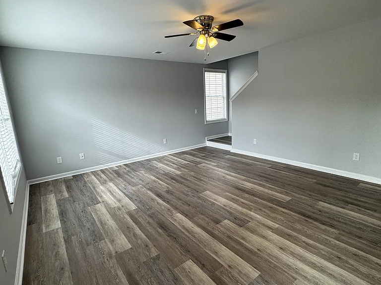 4529 Farm Lake Dr — Photo 7