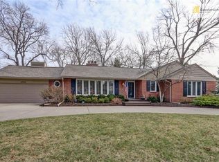 5733 Reinhardt Dr, Fairway, KS 66205