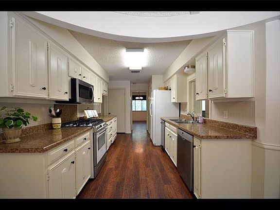 5th image of 4605 Woodland Park Blvd