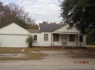 811 E Dargan St, Dillon, SC 29536