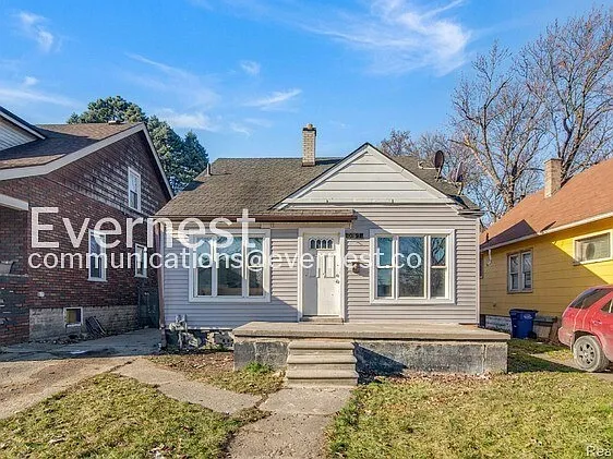 10015 Winthrop St — Photo 1