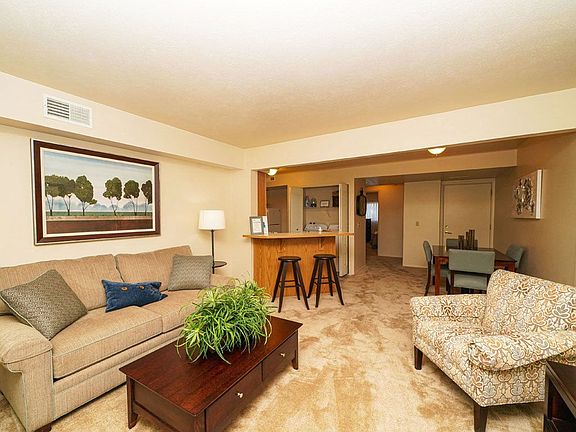 5th image of 2161 Orchard Lakes Pl E #2115127