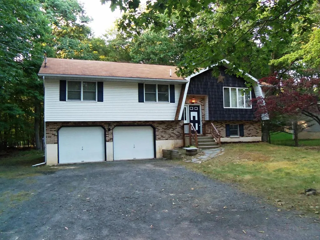 3135 Wintergreen Ln photo 1