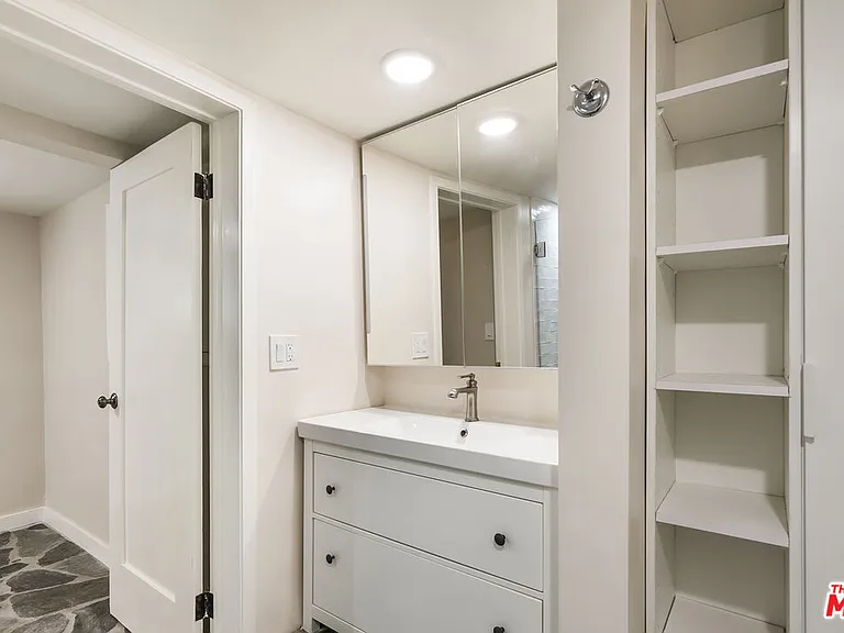 937 N Beverly Glen Blvd — Photo 14