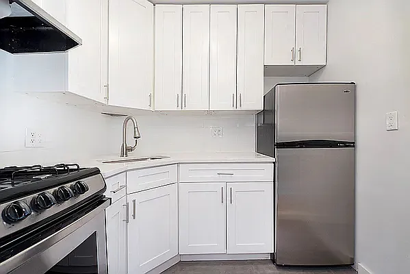 Rented by Green Leaf Management, LLC | media 13