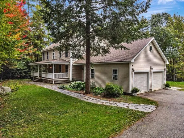 8 Wedgewood Drive, Oakland, ME 04963