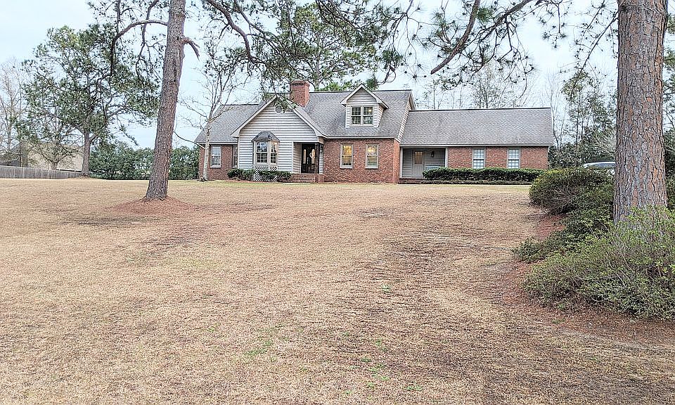 1st image of 823 Mitchell Dr