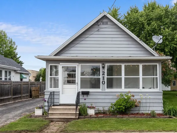 210 Hewitt St, Neenah, WI 54956