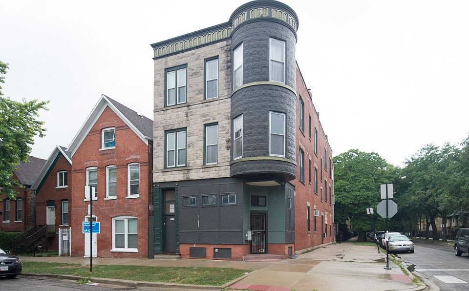 1st image of 1058 N Rockwell St #M07r