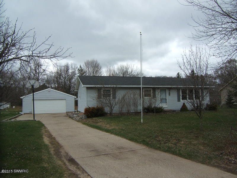 2nd image of 532 Cedar