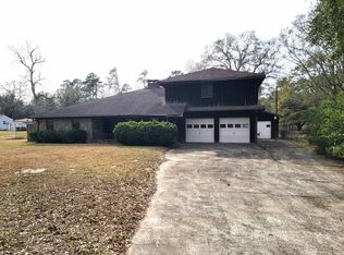 150 Neel Ave, Rose Hill Acres, TX 77657