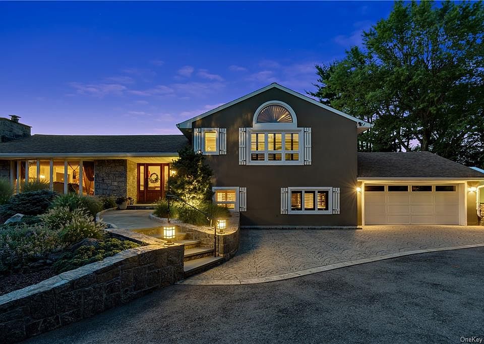 1st image of 1 Pleasant Manor Dr
