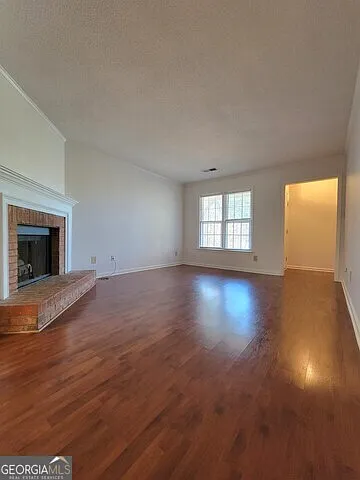 4063 Coopers Hill Dr SE — Photo 4