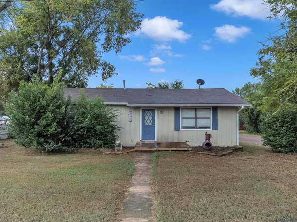 605 Melba Ave, Gladewater, TX 75647