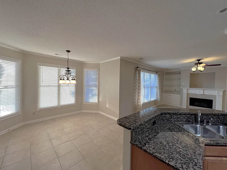 4883 Fox Springs Dr — Photo 9
