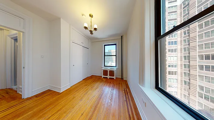 Rented by Bond New York | media 5