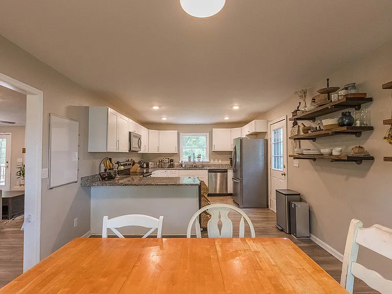 210 Elliott Ct — Photo 37