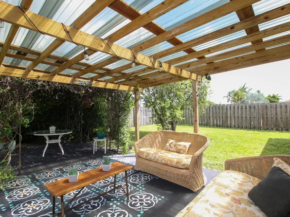 1361 Wyndcliff Dr, Wellington, FL 33414