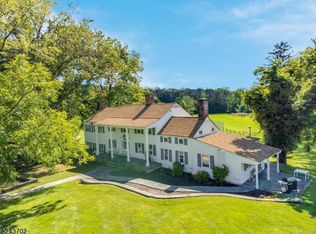 8 Rogers Rd, Far Hills, NJ 07931