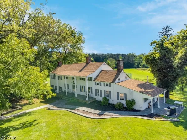 8 Rogers Rd, Chester Twp., NJ 07930