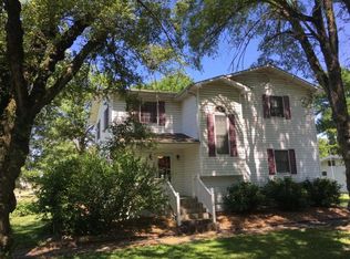 507 Walnut Ave, Neoga, IL 62447