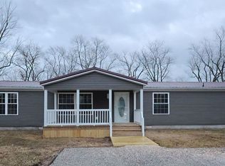 2114 Cedar Ave, Salem, IL 62881