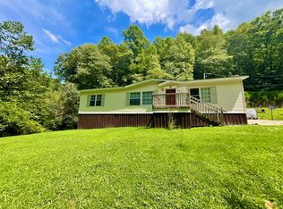 73 Hillside Dr, Forest Hills, KY 41527