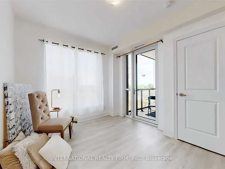 9085 Jane St #516 — Photo 25