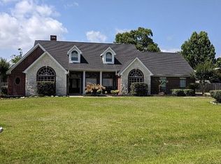 1416 Nottingham Dr, Orange, TX 77632