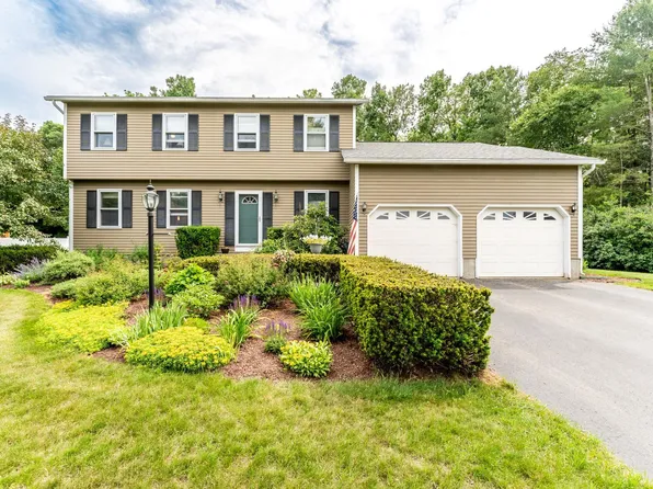 61 Hidden Oaks Drive, Colchester, VT 05446