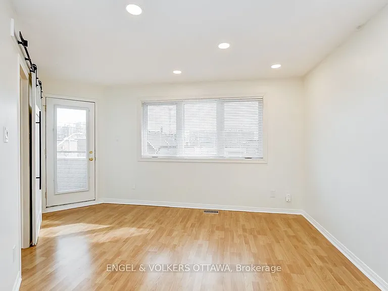 158 Rochester St W — Photo 19