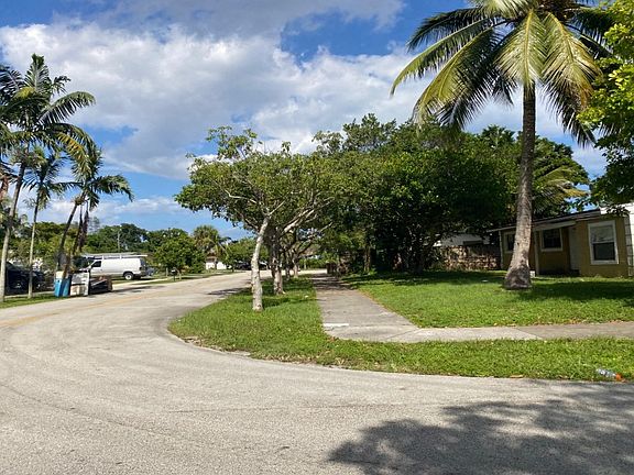 5th image of 1729 NW 18th St