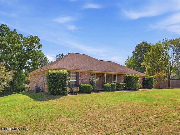 2nd image of 4263 Glennoak Cir