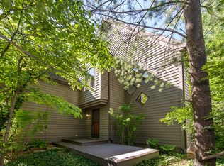 555 Glendale Cir, Ann Arbor, MI 48103