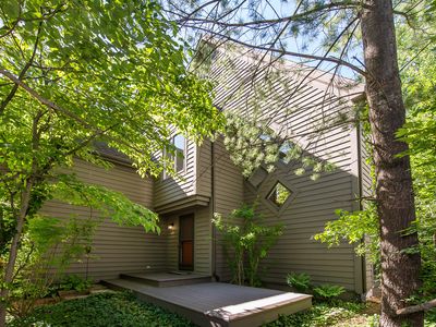 555 Glendale Cir, Ann Arbor, MI, 48103
