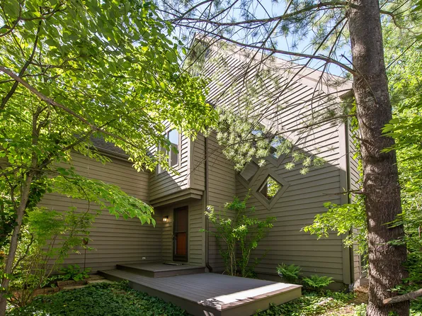 555 Glendale Cir, Ann Arbor, MI 48103