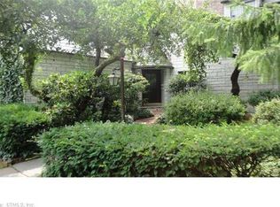 17 High Farms Rd, West Hartford, CT 06107