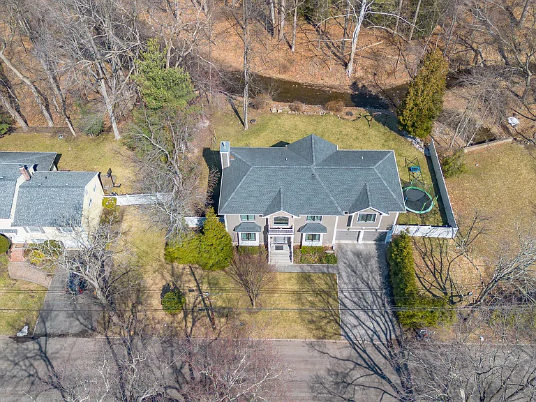 52 Glenwood Ave — Photo 37