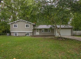 16004 Briarwood Dr, Columbia Station, OH 44028