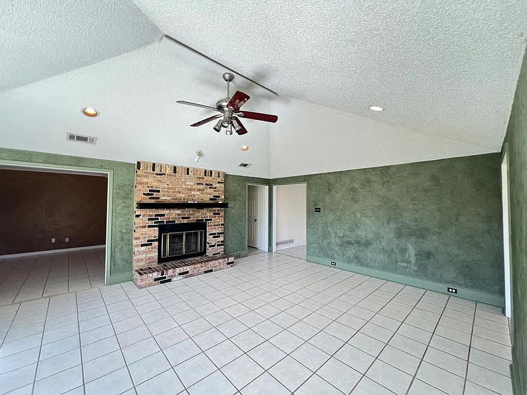 2312 Blue Cypress Dr — Photo 62