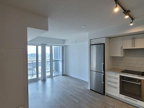 3rd image of 275 Village Green Sq #1525