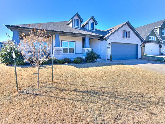 2nd image of 2405 Cedar Elm Pl