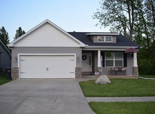 2813 Whitetail Dr, Charleston, IL