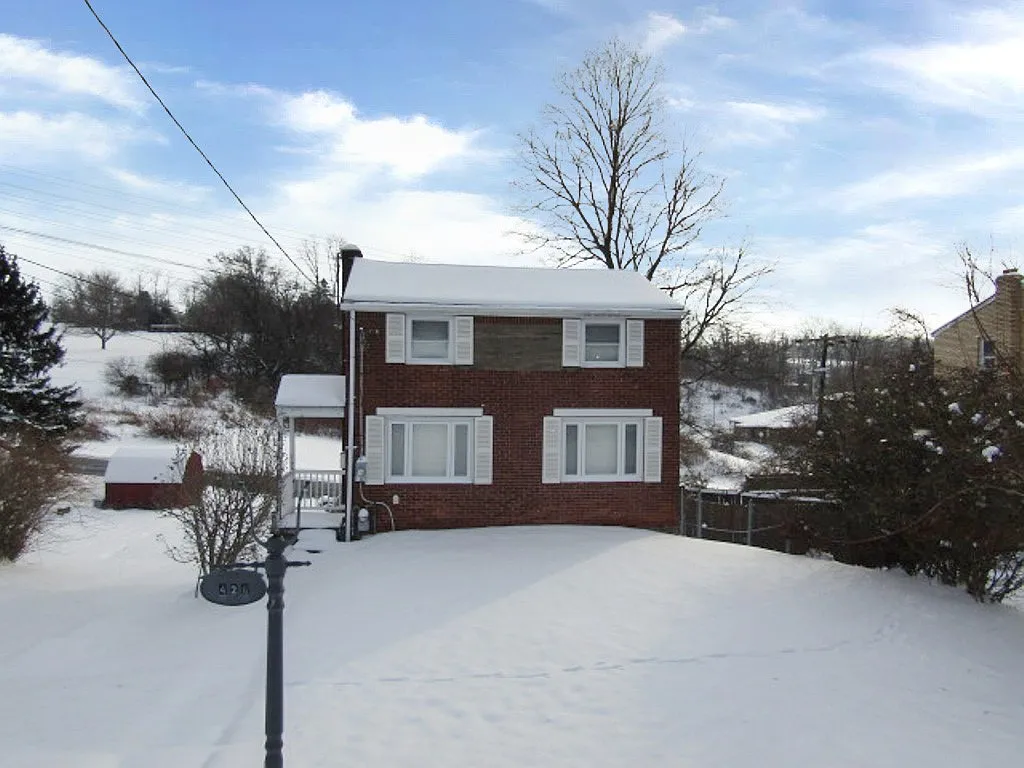 428 Longview Dr photo 1