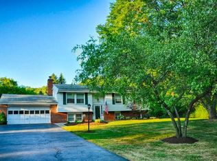 82 Winterset Dr, Rochester, NY 14625